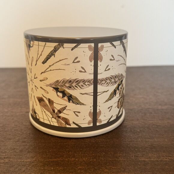 NEW ILLUME Woodfire Plant Based Candle 11.8 oz 335 g Metal Tin Bronze Butterfly - Picture 4 of 12